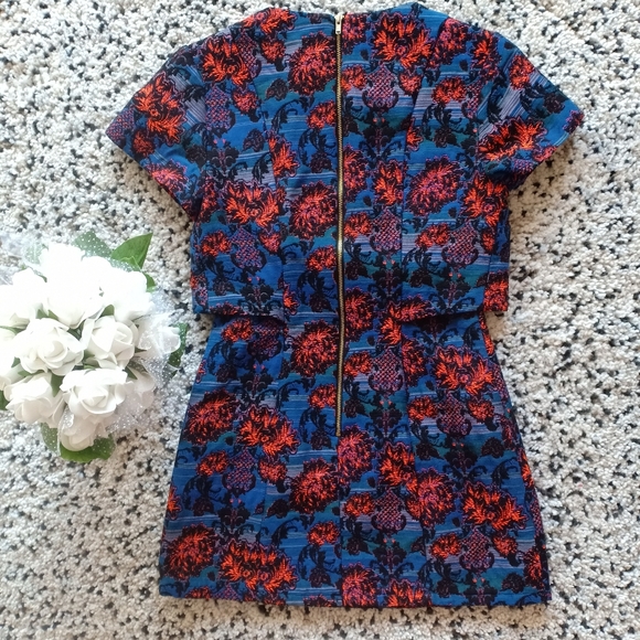 TOPSHOP petite - color floral short sleeve dress - Picture 2 of 10